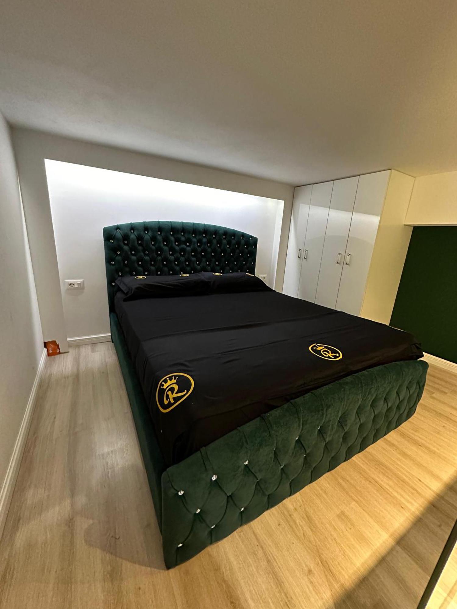 Rent 2 Rolandi Leilighet